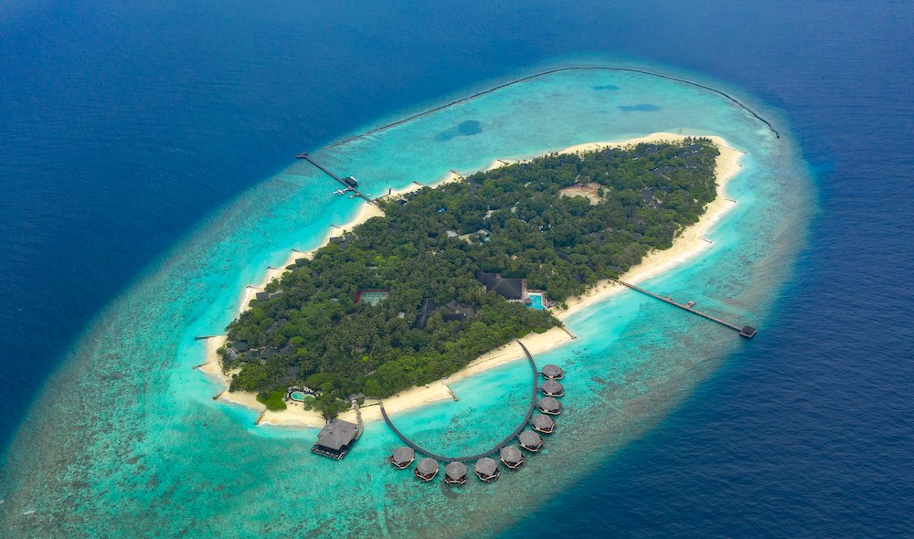 Jacuzzi Beach Villa at Adaaran Select Meedhupparu with 24Hr Premium All-Inclusive thumbnail 6